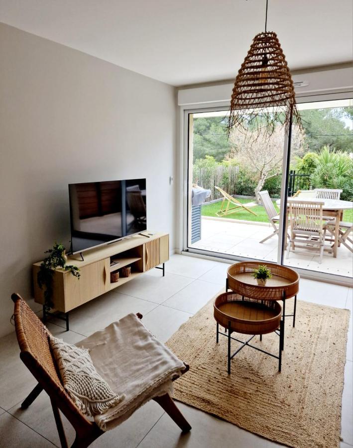 - Giens 1 4 Personnes Jardin Plancha Parking Prive - Olivier *